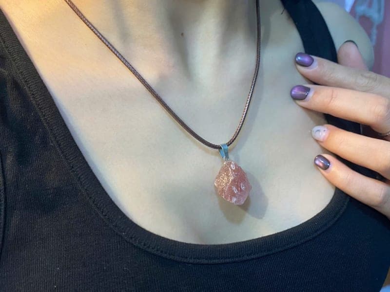 Vòng Cổ Thạch Anh Dâu Tây Thô Tự Nhiên